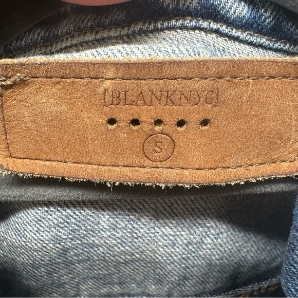 BLANKNYC Distressed Puff Shoulder Cropped Denim Jean Jacket Size S Buttons - Picture 10 of 10